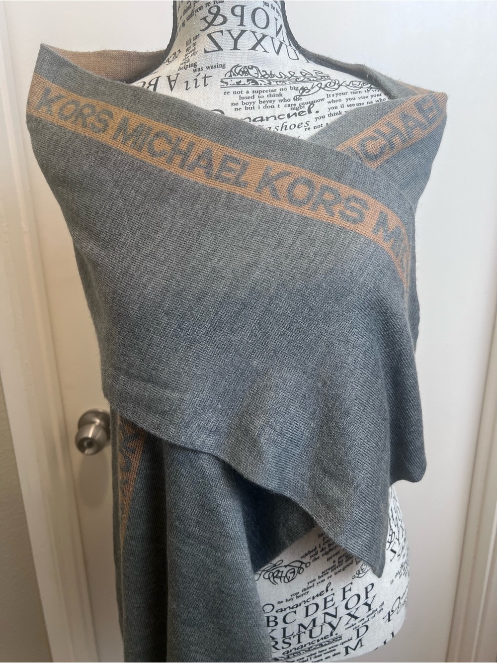 Michael Kors Reversible Logo Knit Scarf Wrap Gray Camel